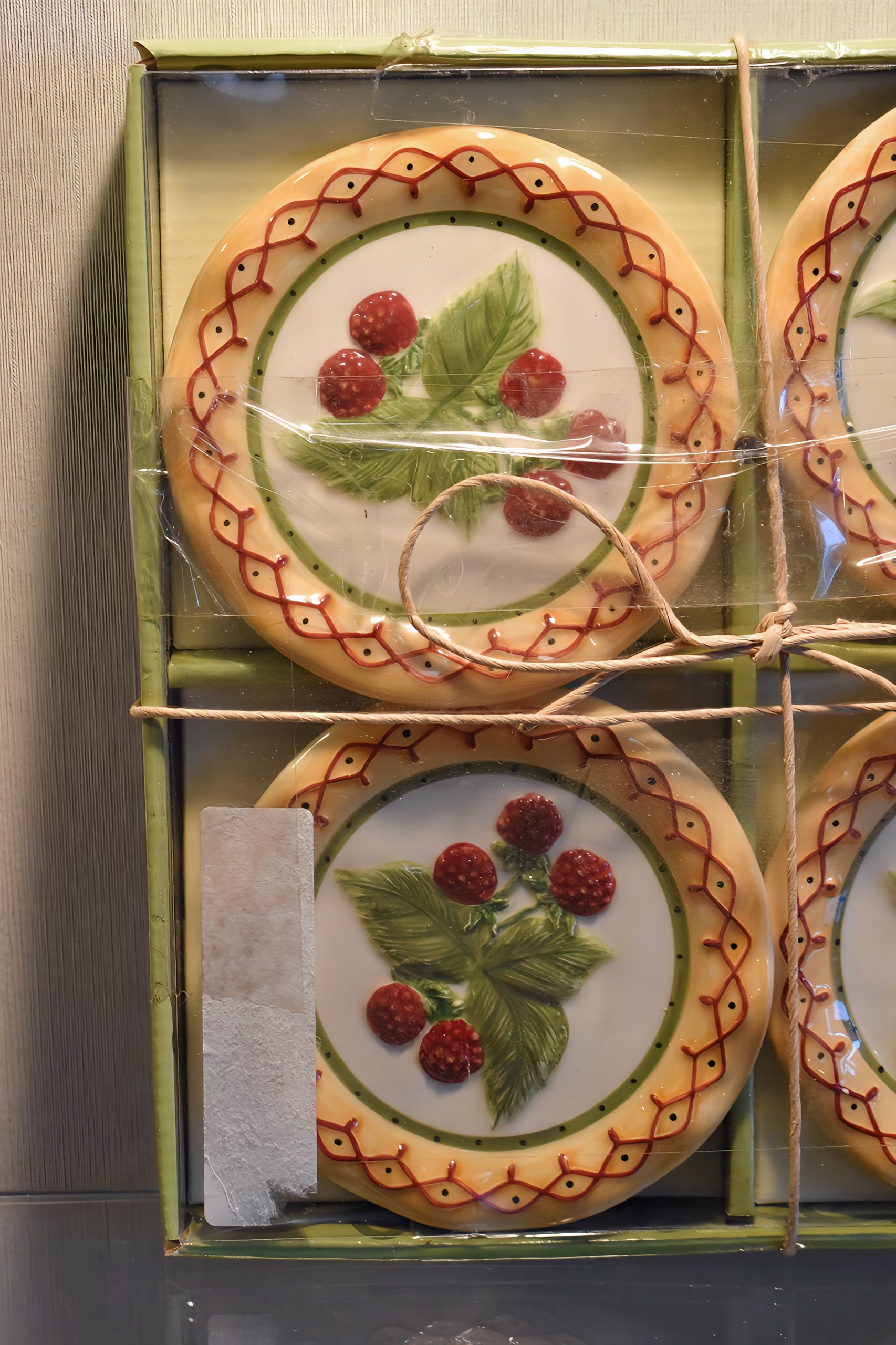 Raspberry & Pear Mini Plate Set with Wire Rack