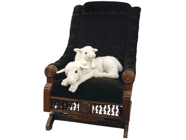 Lamb Hugs - Lincoln (Small)